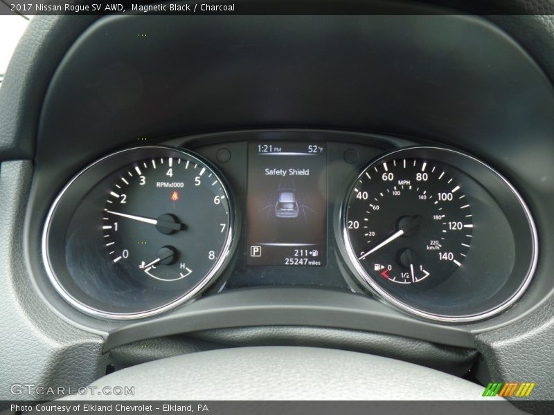Magnetic Black / Charcoal 2017 Nissan Rogue SV AWD