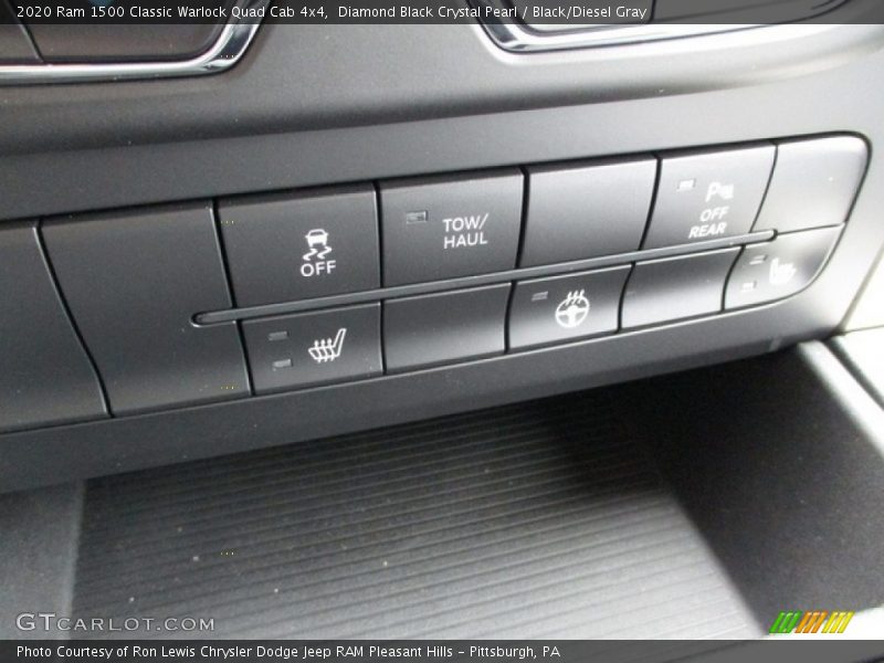 Diamond Black Crystal Pearl / Black/Diesel Gray 2020 Ram 1500 Classic Warlock Quad Cab 4x4