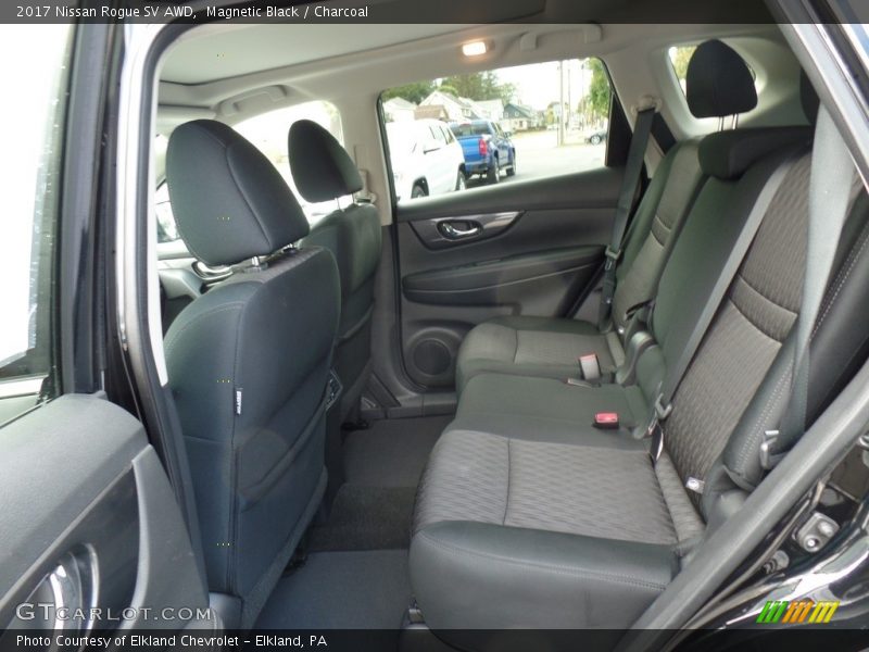 Magnetic Black / Charcoal 2017 Nissan Rogue SV AWD