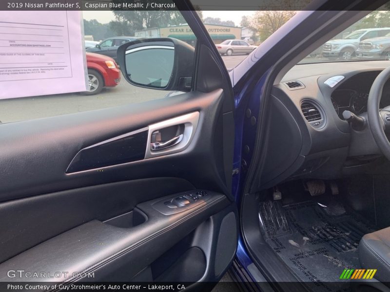 Caspian Blue Metallic / Charcoal 2019 Nissan Pathfinder S