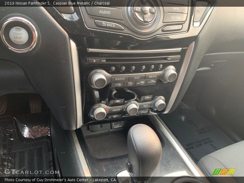 Caspian Blue Metallic / Charcoal 2019 Nissan Pathfinder S