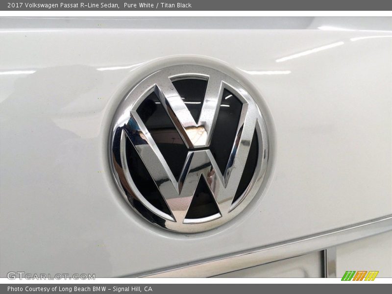 Pure White / Titan Black 2017 Volkswagen Passat R-Line Sedan