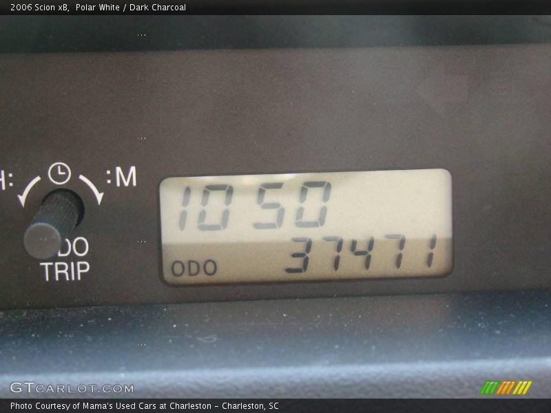 Polar White / Dark Charcoal 2006 Scion xB
