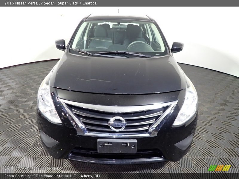 Super Black / Charcoal 2016 Nissan Versa SV Sedan