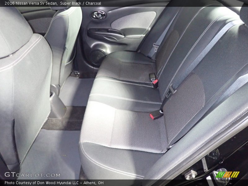Super Black / Charcoal 2016 Nissan Versa SV Sedan