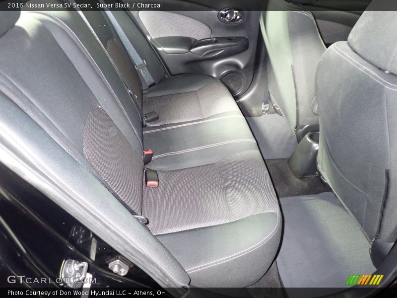 Super Black / Charcoal 2016 Nissan Versa SV Sedan