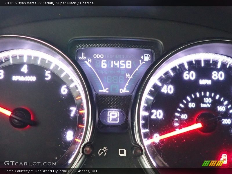 Super Black / Charcoal 2016 Nissan Versa SV Sedan