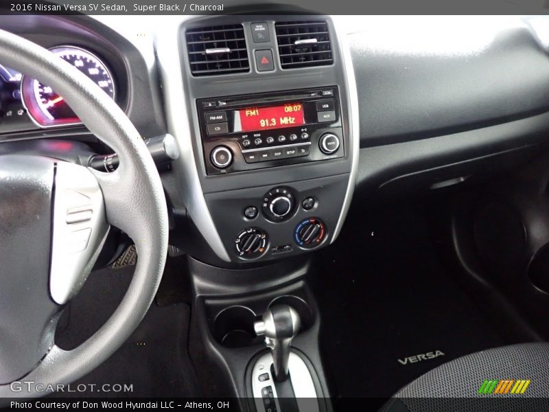 Super Black / Charcoal 2016 Nissan Versa SV Sedan