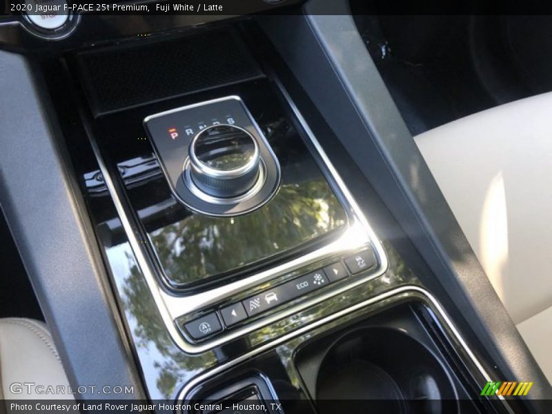 Fuji White / Latte 2020 Jaguar F-PACE 25t Premium