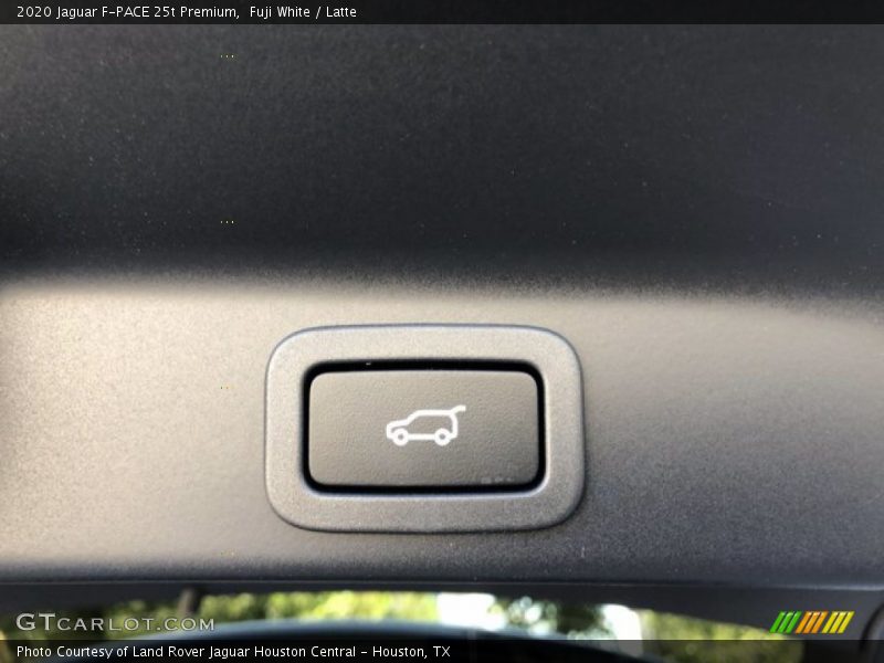 Fuji White / Latte 2020 Jaguar F-PACE 25t Premium