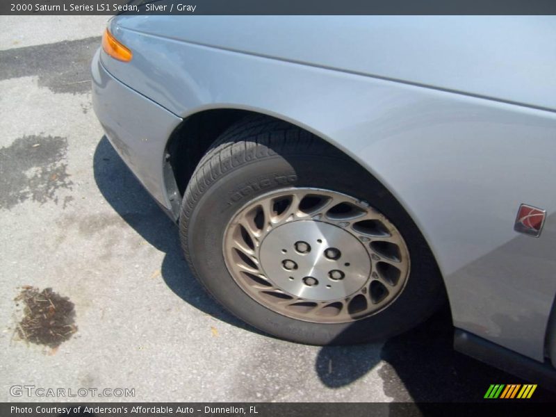 Silver / Gray 2000 Saturn L Series LS1 Sedan