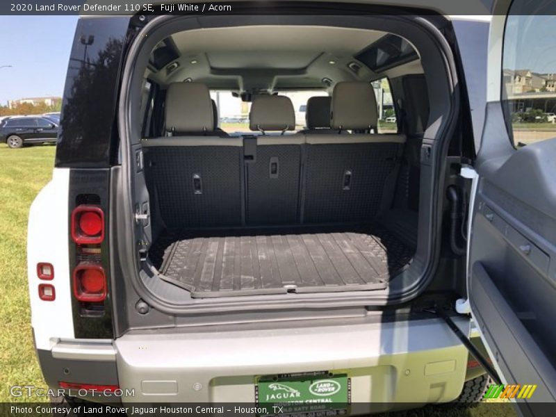 Fuji White / Acorn 2020 Land Rover Defender 110 SE