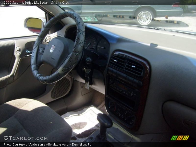Silver / Gray 2000 Saturn L Series LS1 Sedan