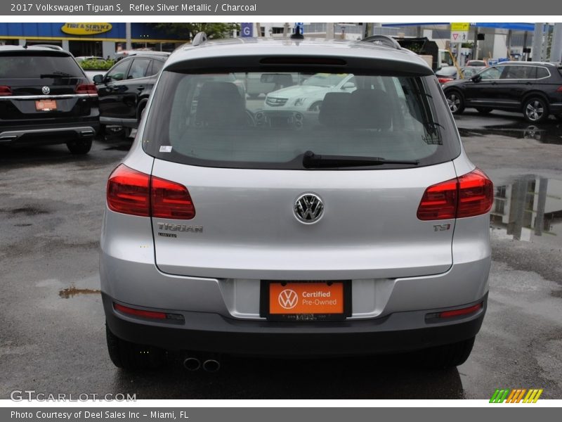 Reflex Silver Metallic / Charcoal 2017 Volkswagen Tiguan S