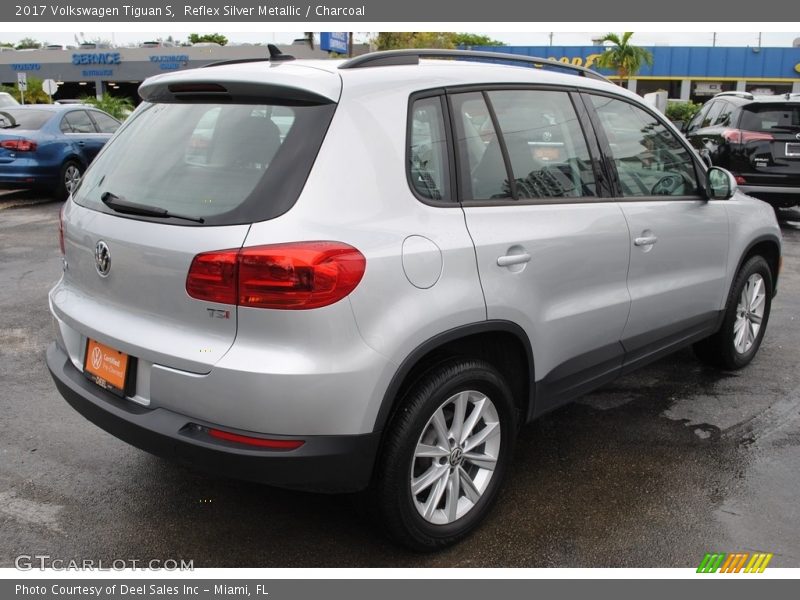 Reflex Silver Metallic / Charcoal 2017 Volkswagen Tiguan S