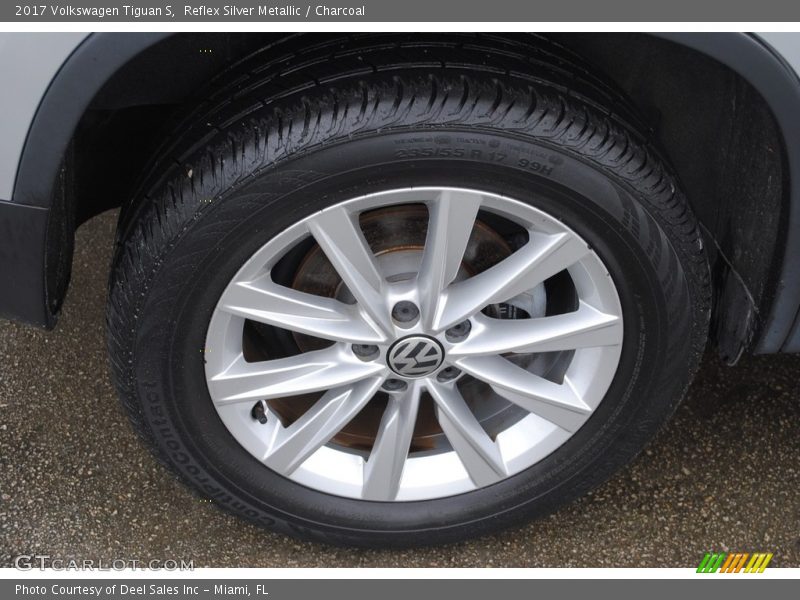 Reflex Silver Metallic / Charcoal 2017 Volkswagen Tiguan S