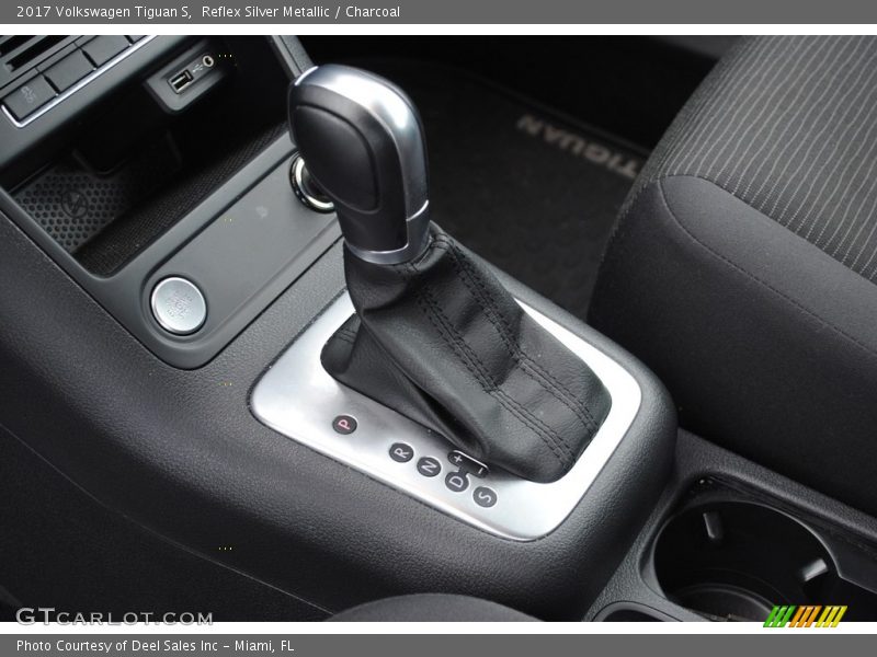 Reflex Silver Metallic / Charcoal 2017 Volkswagen Tiguan S