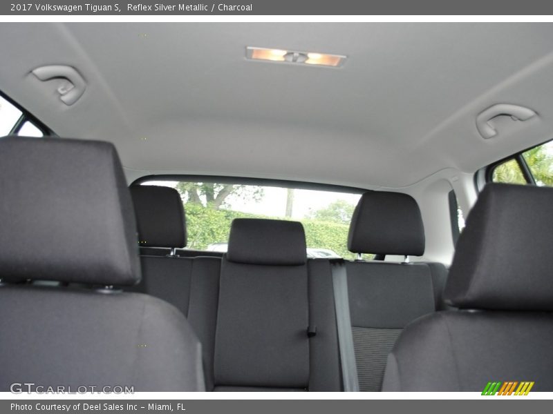 Reflex Silver Metallic / Charcoal 2017 Volkswagen Tiguan S