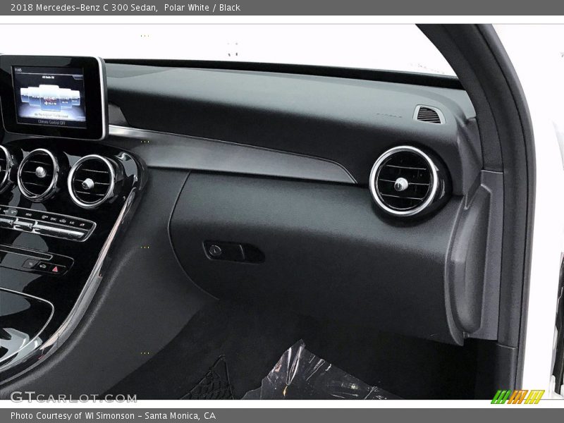Polar White / Black 2018 Mercedes-Benz C 300 Sedan