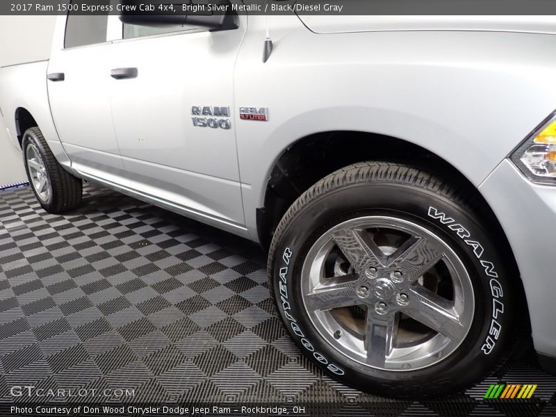 Bright Silver Metallic / Black/Diesel Gray 2017 Ram 1500 Express Crew Cab 4x4
