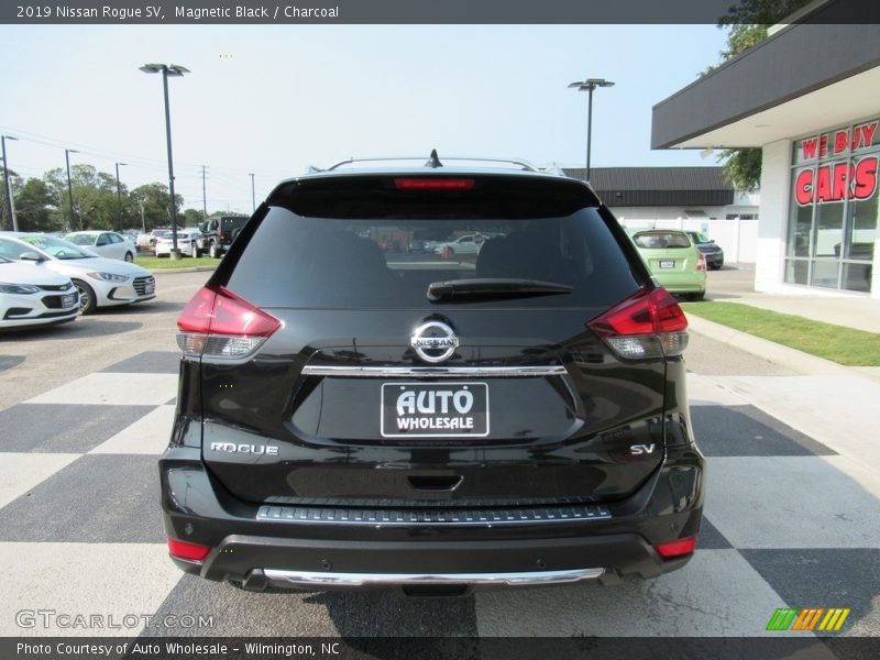 Magnetic Black / Charcoal 2019 Nissan Rogue SV