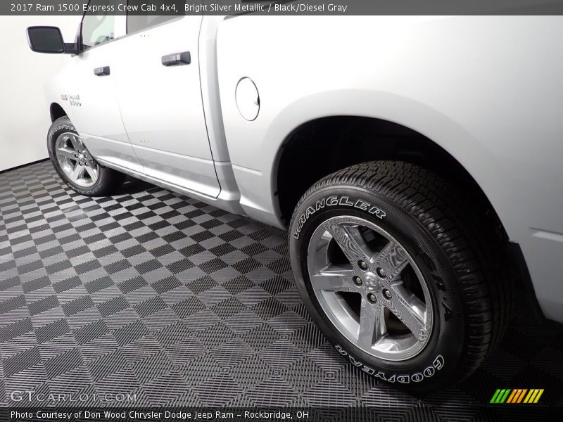 Bright Silver Metallic / Black/Diesel Gray 2017 Ram 1500 Express Crew Cab 4x4