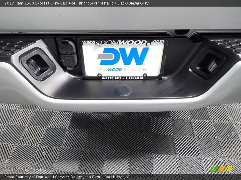 Bright Silver Metallic / Black/Diesel Gray 2017 Ram 1500 Express Crew Cab 4x4