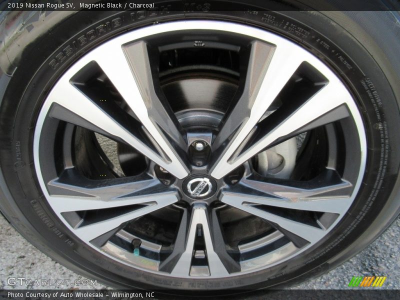 Magnetic Black / Charcoal 2019 Nissan Rogue SV