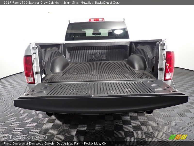 Bright Silver Metallic / Black/Diesel Gray 2017 Ram 1500 Express Crew Cab 4x4