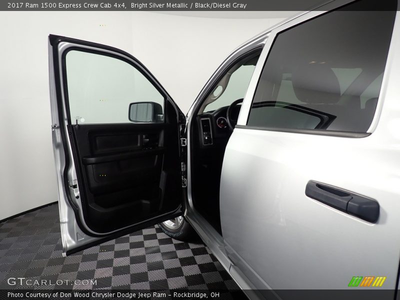 Bright Silver Metallic / Black/Diesel Gray 2017 Ram 1500 Express Crew Cab 4x4