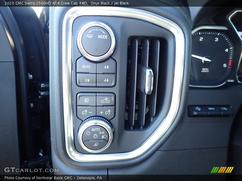 Onyx Black / Jet Black 2020 GMC Sierra 2500HD AT4 Crew Cab 4WD