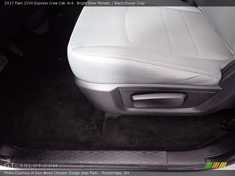 Bright Silver Metallic / Black/Diesel Gray 2017 Ram 1500 Express Crew Cab 4x4