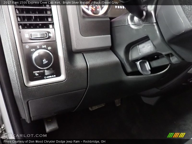 Bright Silver Metallic / Black/Diesel Gray 2017 Ram 1500 Express Crew Cab 4x4