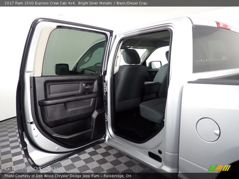 Bright Silver Metallic / Black/Diesel Gray 2017 Ram 1500 Express Crew Cab 4x4