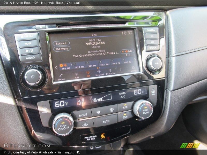 Magnetic Black / Charcoal 2019 Nissan Rogue SV