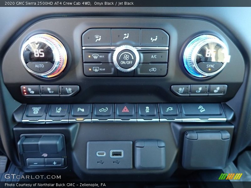 Onyx Black / Jet Black 2020 GMC Sierra 2500HD AT4 Crew Cab 4WD