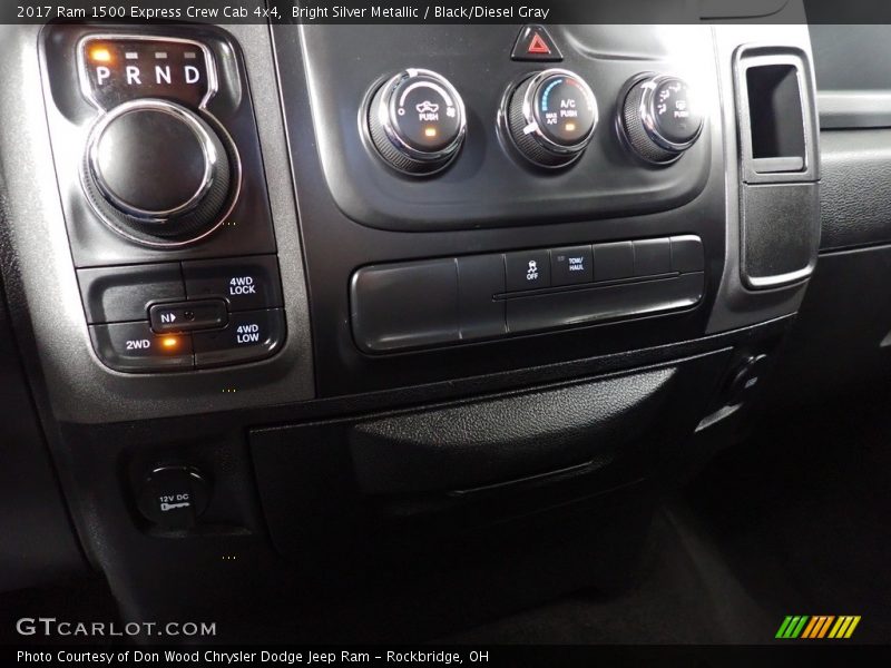 Bright Silver Metallic / Black/Diesel Gray 2017 Ram 1500 Express Crew Cab 4x4