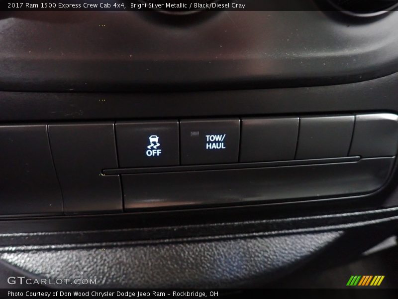 Bright Silver Metallic / Black/Diesel Gray 2017 Ram 1500 Express Crew Cab 4x4