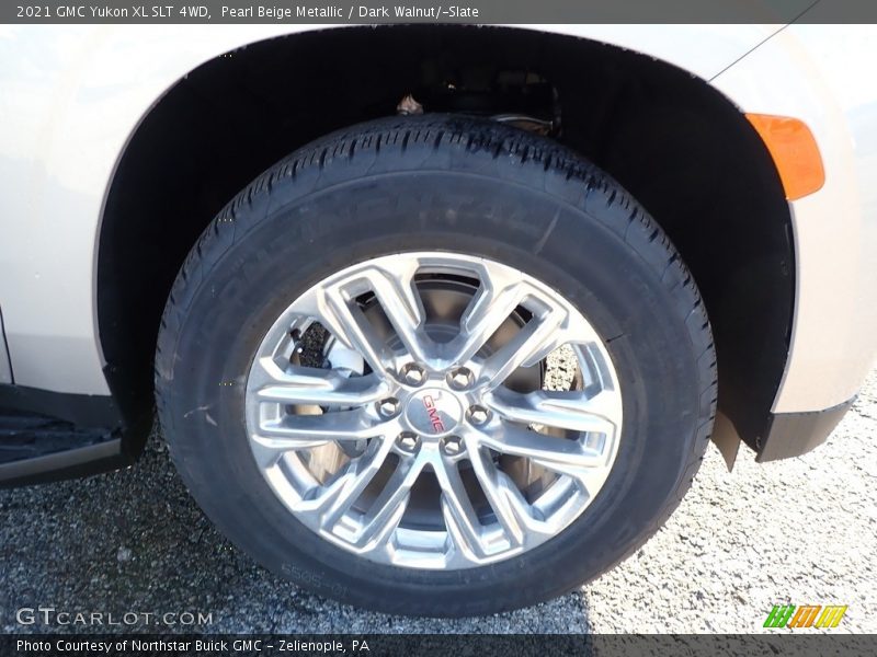 Pearl Beige Metallic / Dark Walnut/­Slate 2021 GMC Yukon XL SLT 4WD
