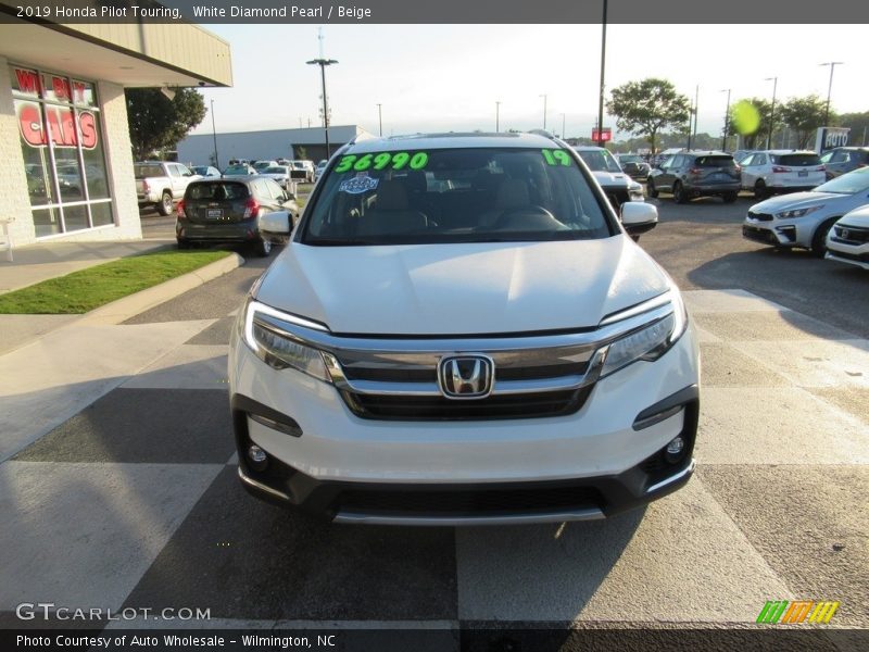 White Diamond Pearl / Beige 2019 Honda Pilot Touring