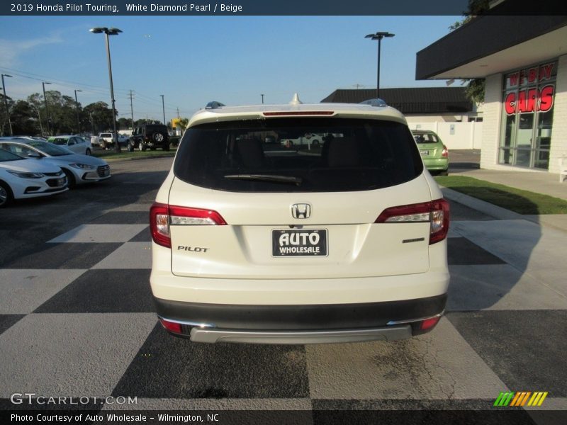 White Diamond Pearl / Beige 2019 Honda Pilot Touring