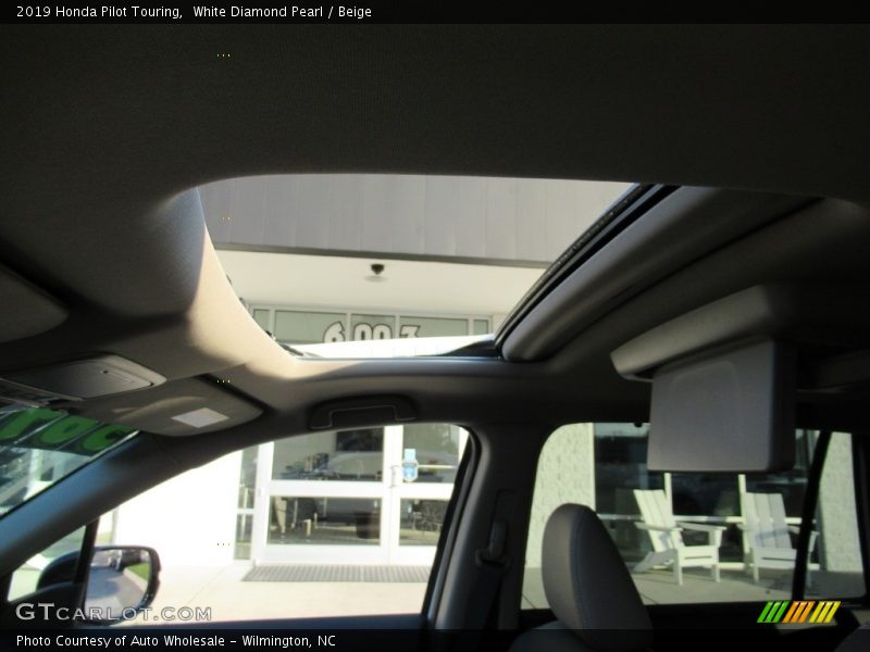 White Diamond Pearl / Beige 2019 Honda Pilot Touring