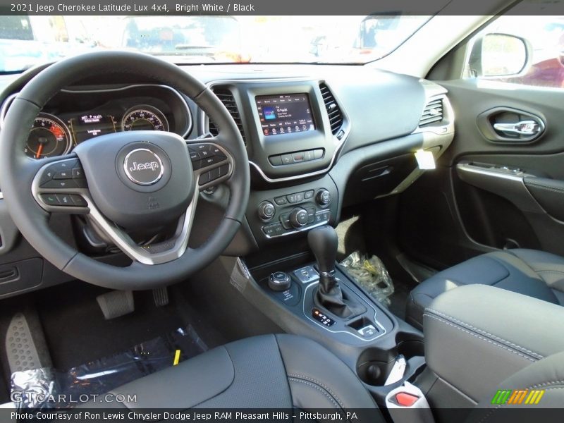 Bright White / Black 2021 Jeep Cherokee Latitude Lux 4x4