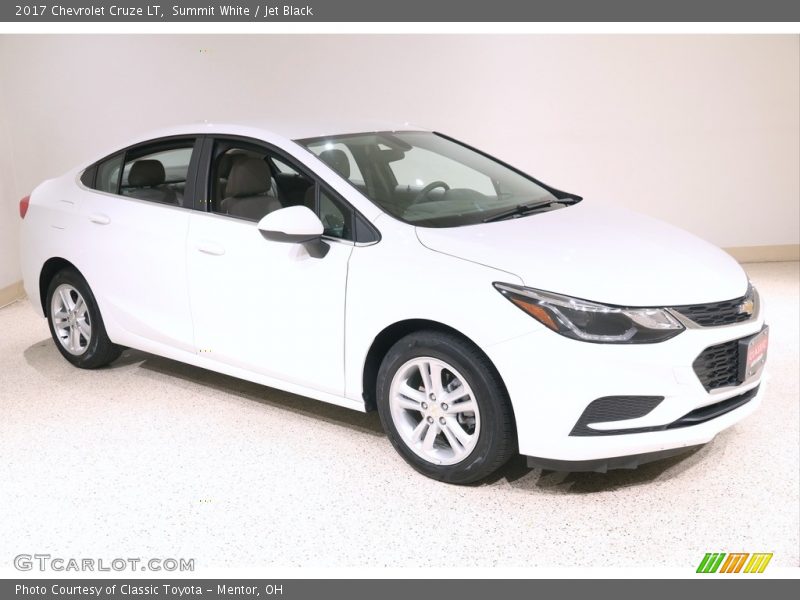 Summit White / Jet Black 2017 Chevrolet Cruze LT