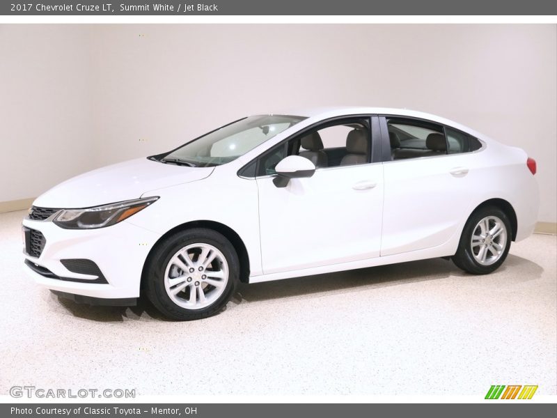 Summit White / Jet Black 2017 Chevrolet Cruze LT