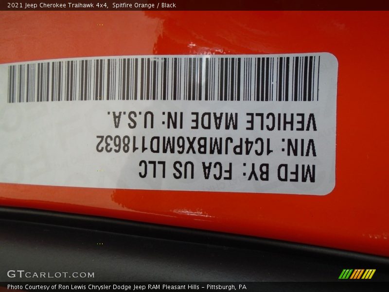 Spitfire Orange / Black 2021 Jeep Cherokee Traihawk 4x4