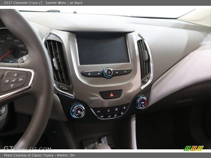 Summit White / Jet Black 2017 Chevrolet Cruze LT