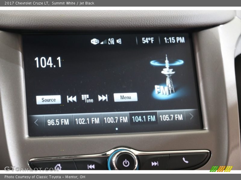 Summit White / Jet Black 2017 Chevrolet Cruze LT