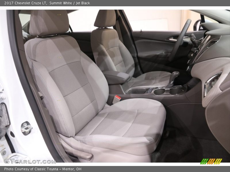 Summit White / Jet Black 2017 Chevrolet Cruze LT