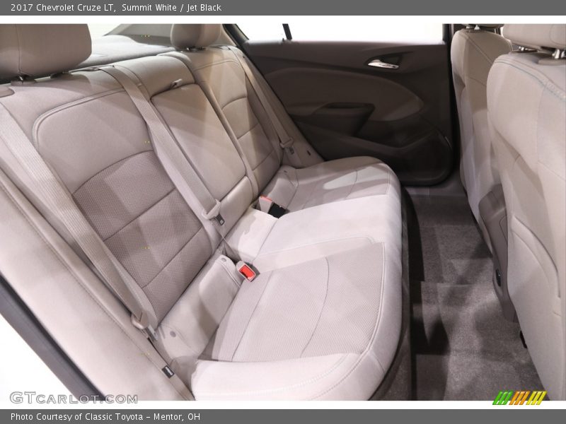 Summit White / Jet Black 2017 Chevrolet Cruze LT